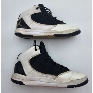 Nike Air Jordan Boys Size 3Y Black and White Basketball Shoes in Play Condition